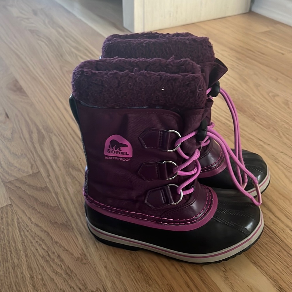 Girls Sorel snow boots